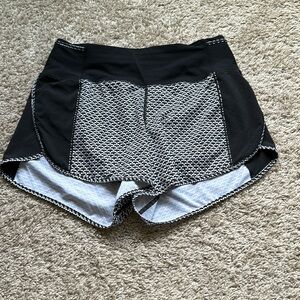 Lululemon Real Quick Short *Perforated 3.5"
Monochromic Black